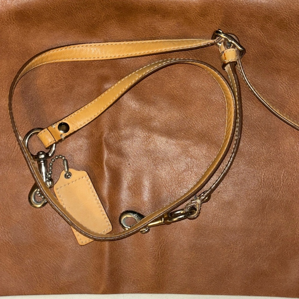 Coach strap & hang tag